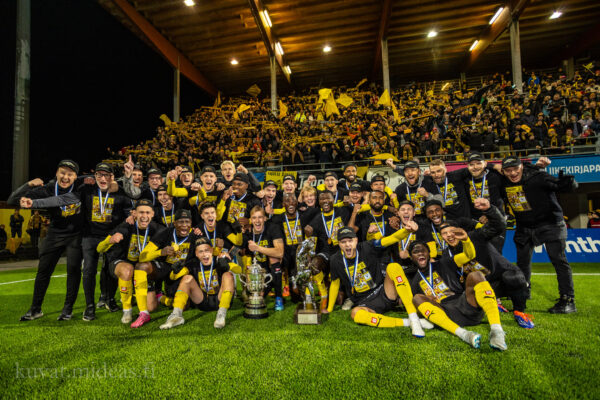 KuPS 2024 - Mestarit värikuvana